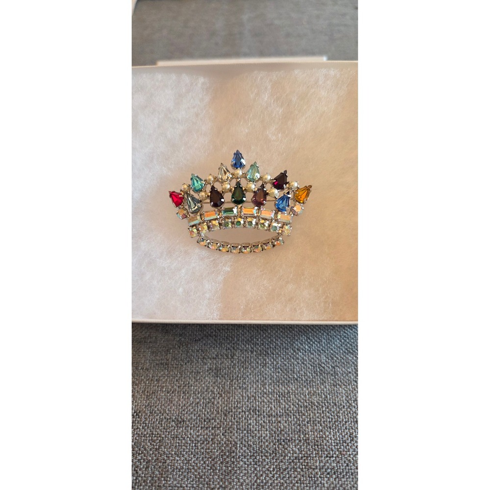 VTG  B. David‎ Royal Family Crown Brooch Multicolor Rhinestone Faux Pearl Signed